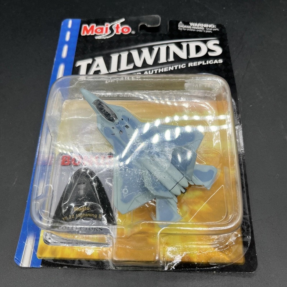 Maisto Tailwinds Series 3 YF-22 Lightning II Charcoal Gray Jet No 89 NIP